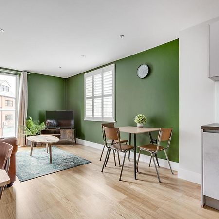 Executive 2 Bedroom Apt City Centre Free Pkg , Wifi By Tent Serviced Apartments 斯坦斯 外观 照片