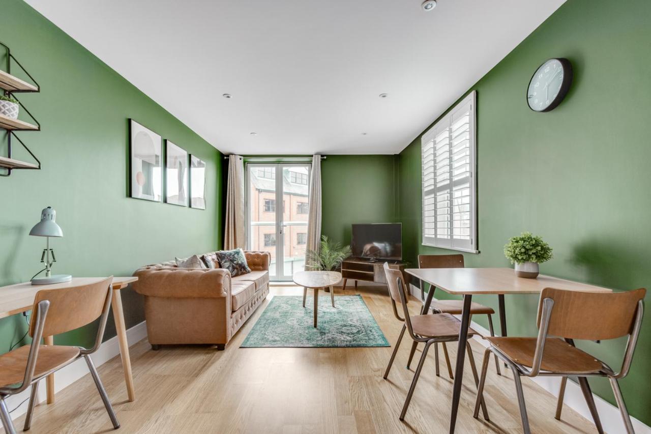 Executive 2 Bedroom Apt City Centre Free Pkg , Wifi By Tent Serviced Apartments 斯坦斯 外观 照片