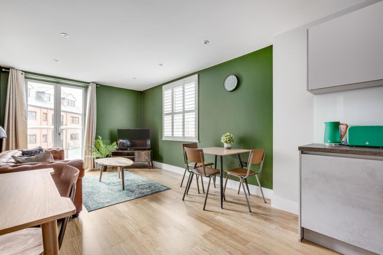 Executive 2 Bedroom Apt City Centre Free Pkg , Wifi By Tent Serviced Apartments 斯坦斯 外观 照片