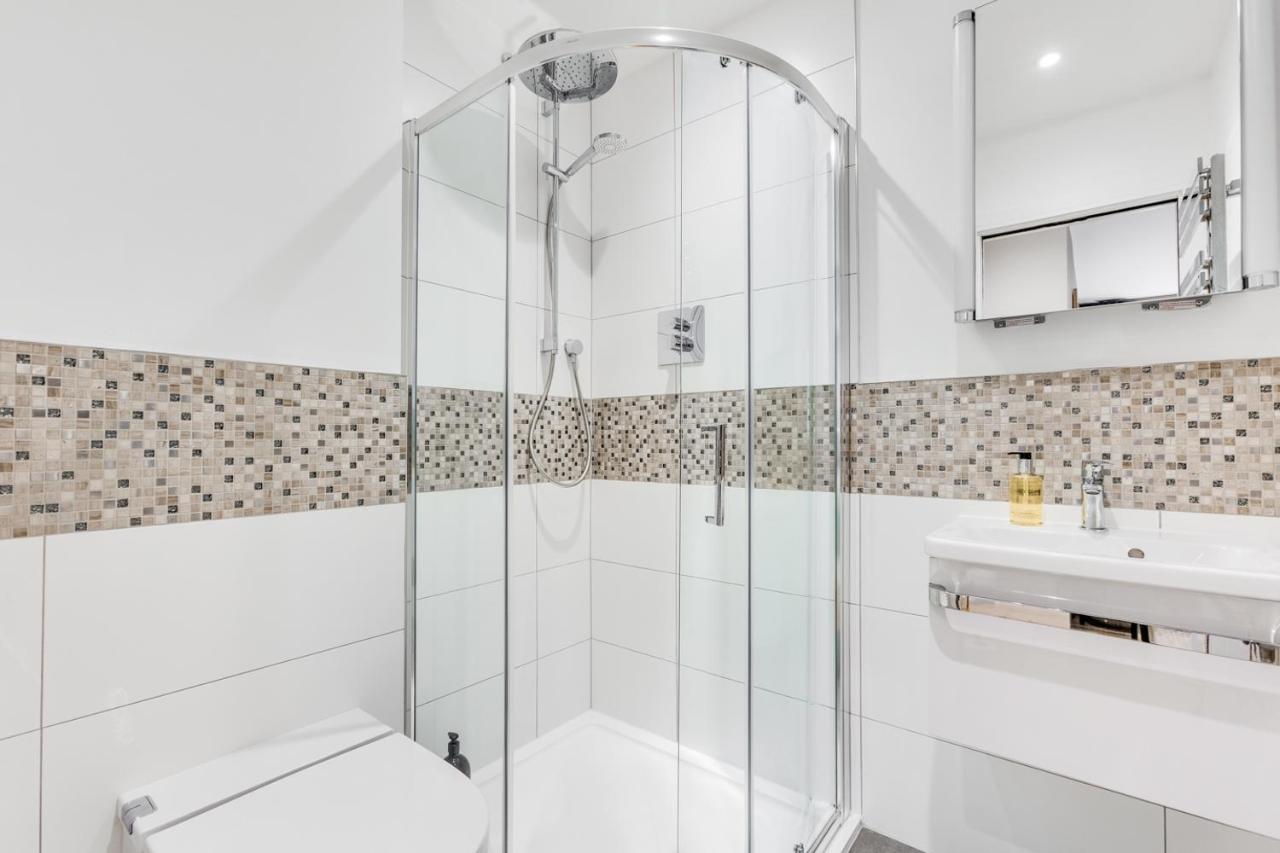 Executive 2 Bedroom Apt City Centre Free Pkg , Wifi By Tent Serviced Apartments 斯坦斯 外观 照片